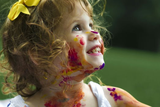 girl with paint of body